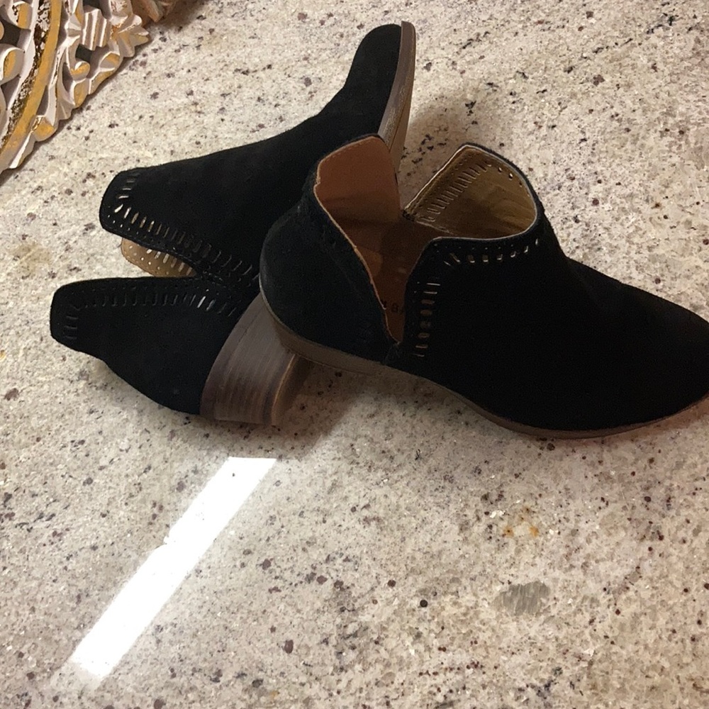 Black Lucky Brand 8 1/2 booties NWOT